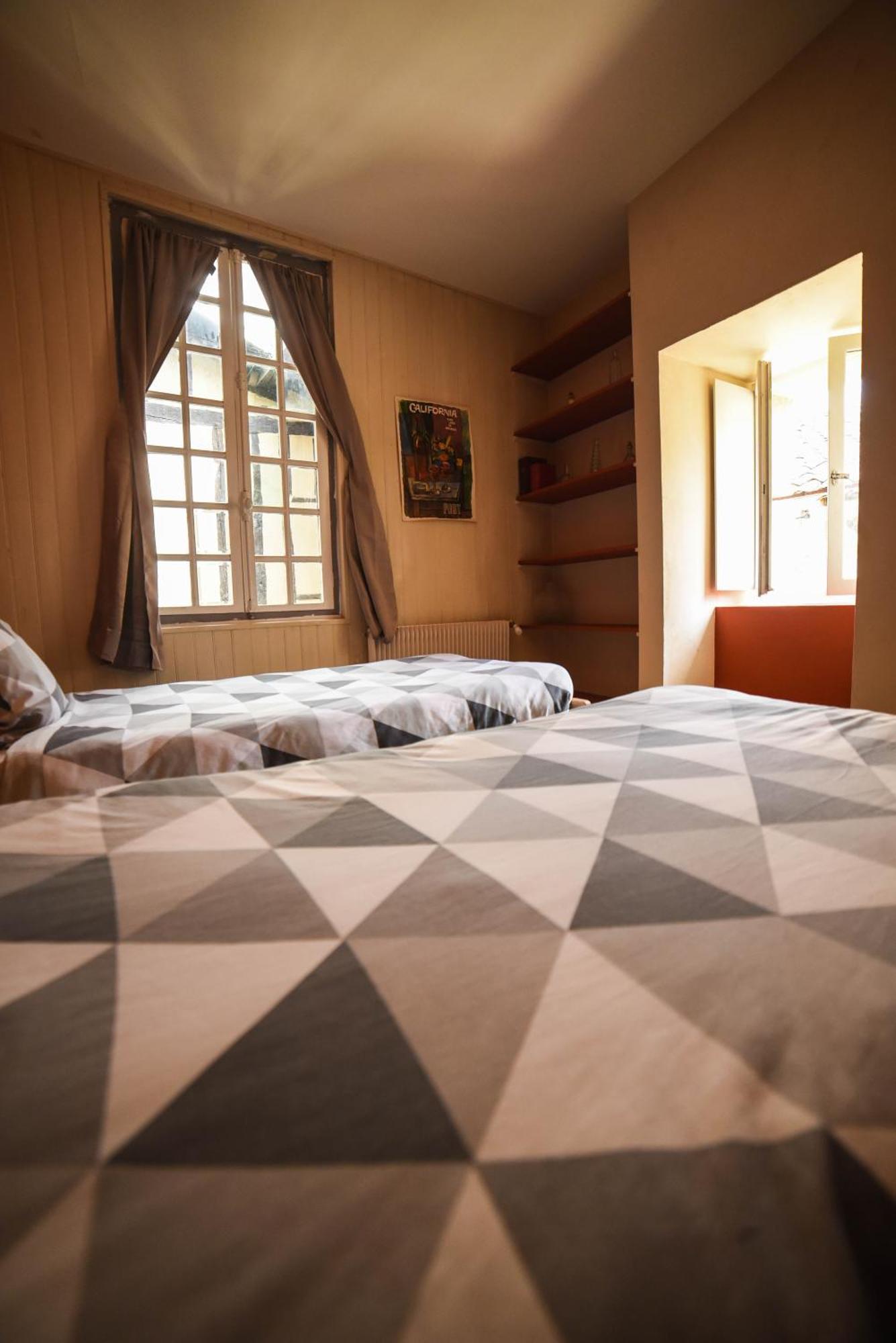 Amani Hostel La Réole Eksteriør bilde