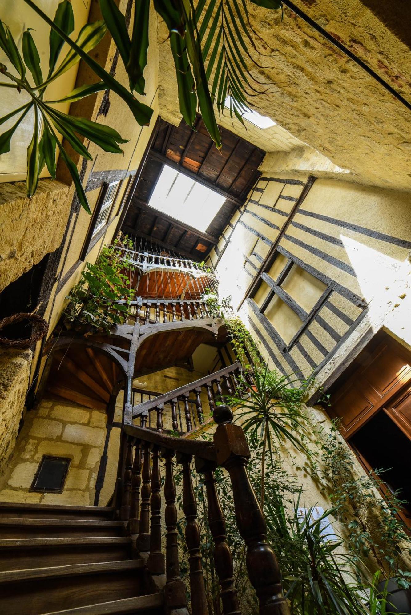 Amani Hostel La Réole Eksteriør bilde